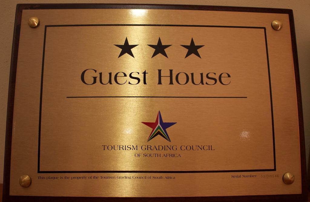 Divine Guest Lodge รัสเทนเบิร์ก ภายนอก รูปภาพ